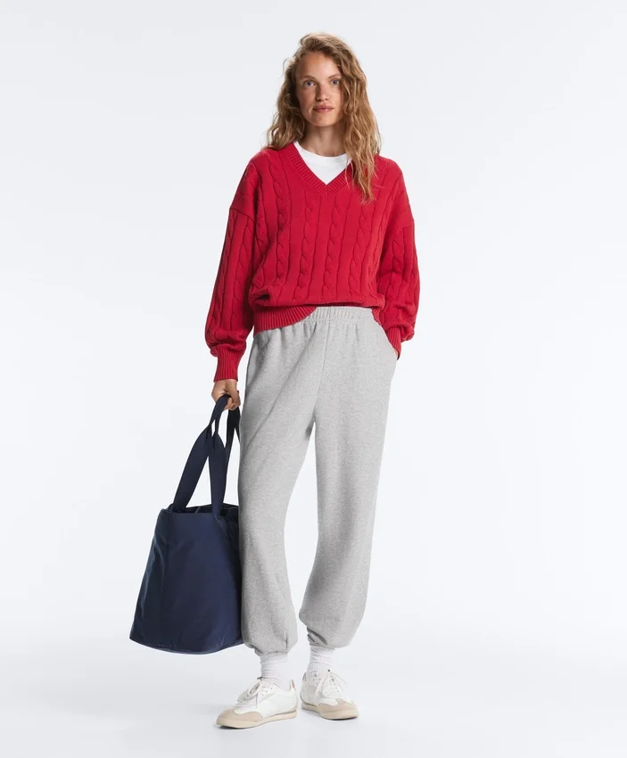 100% Cotton Cable Knit V-Neck Jumper 100% Cotton Cable Knit V-Neck Jumper