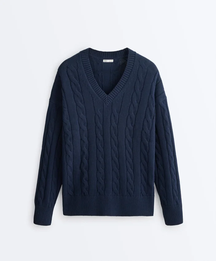 100% Cotton Cable Knit V-Neck Jumper 100% Cotton Cable Knit V-Neck Jumper