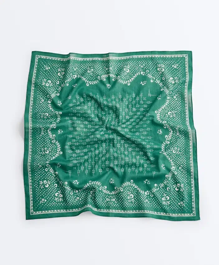 100% Cotton Floral Print Bandana 100% Cotton Floral Print Bandana