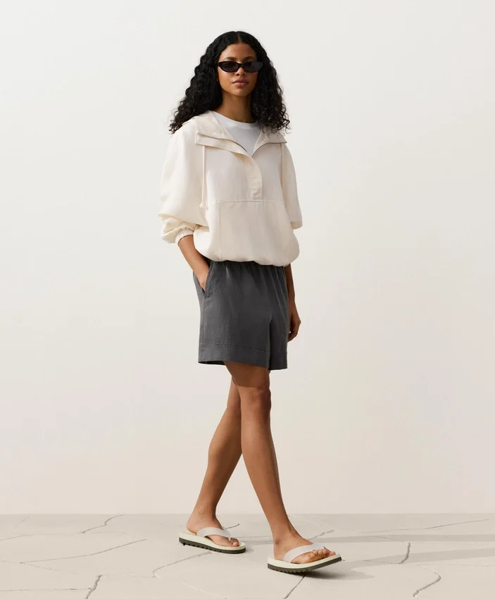 100% Linen Bermuda Shorts 100% Linen Bermuda Shorts