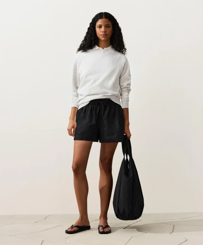 100% Linen Mid-Rise Shorts 100% Linen Mid-Rise Shorts