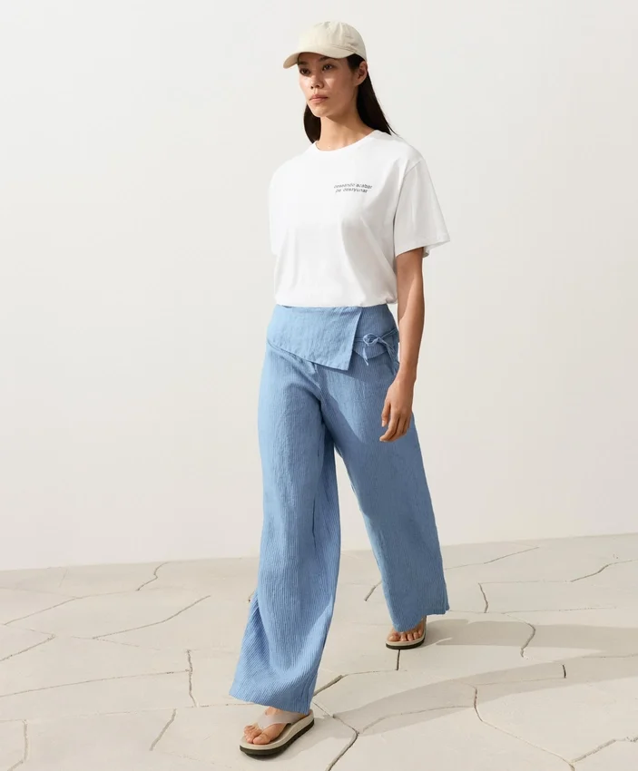 100% Linen Straight-Leg Trousers with Turn-Up Waist 100% Linen Straight-Leg Trousers with Turn-Up Waist