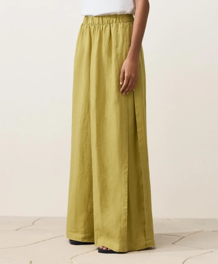 100% Linen Wide-Leg Trousers with Side Pleat 100% Linen Wide-Leg Trousers with Side Pleat