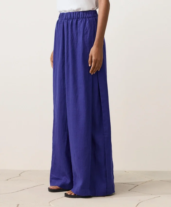 100% Linen Wide-Leg Trousers with Side Pleat 100% Linen Wide-Leg Trousers with Side Pleat