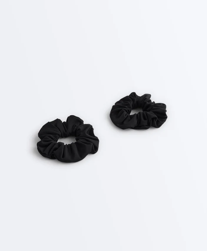 2 Large Hair Scrunchies 2 Large Hair Scrunchies