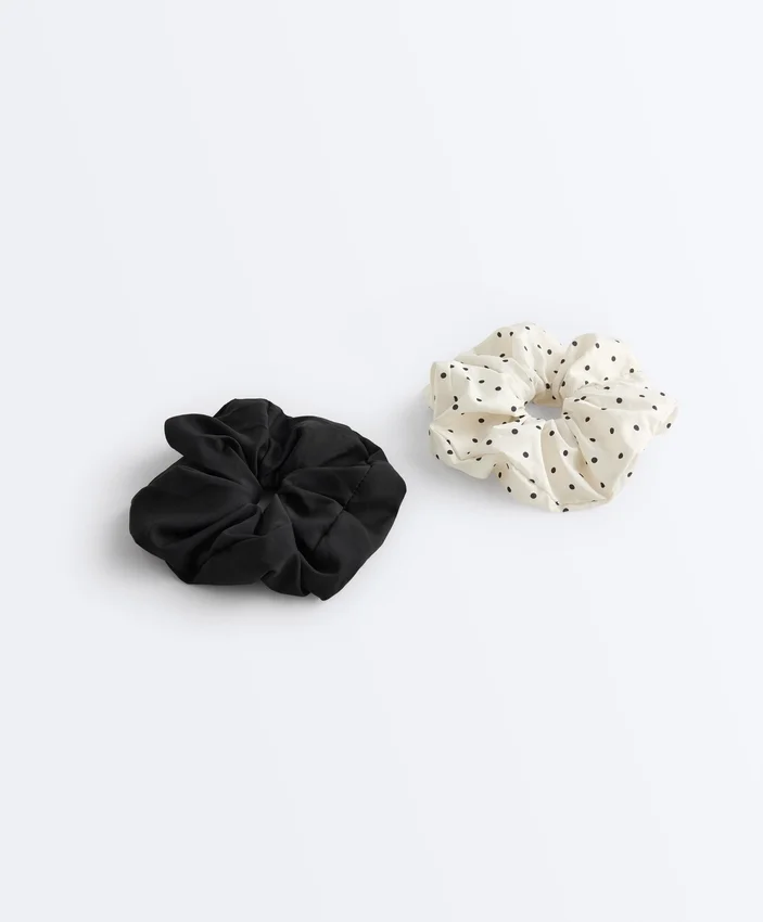 2 Large Hair Scrunchies 2 Large Hair Scrunchies
