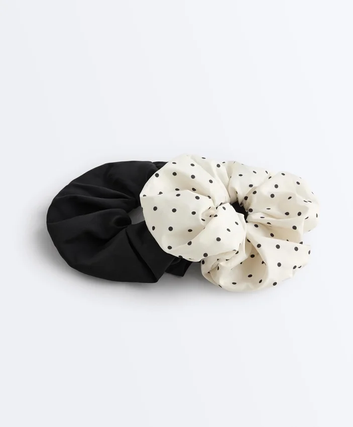 2 Large Hair Scrunchies 2 Large Hair Scrunchies