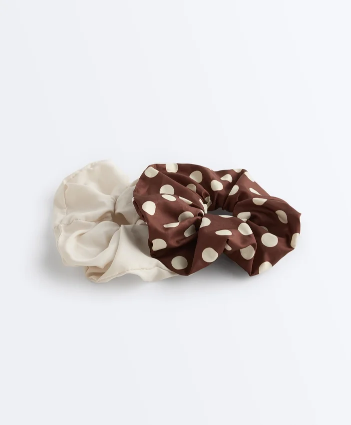 2 Large Hair Scrunchies 2 Large Hair Scrunchies