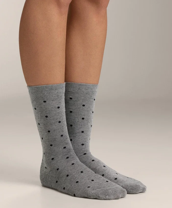 2 Pairs of Classic 55% Modal 10% Cashmere Socks 2 Pairs of Classic 55% Modal 10% Cashmere Socks
