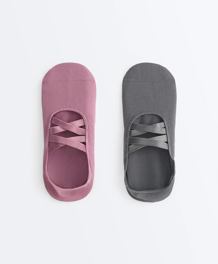 2 Pairs of Invisible Polyamide Blend Yoga and Pilates Socks with Double Straps 2 Pairs of Invisible Polyamide Blend Yoga and Pilates Socks with Double Straps