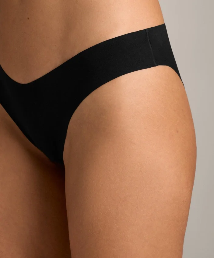 3 Invisible V-Cut Polyamide Blend Classic Bikini Briefs 3 Invisible V-Cut Polyamide Blend Classic Bikini Briefs