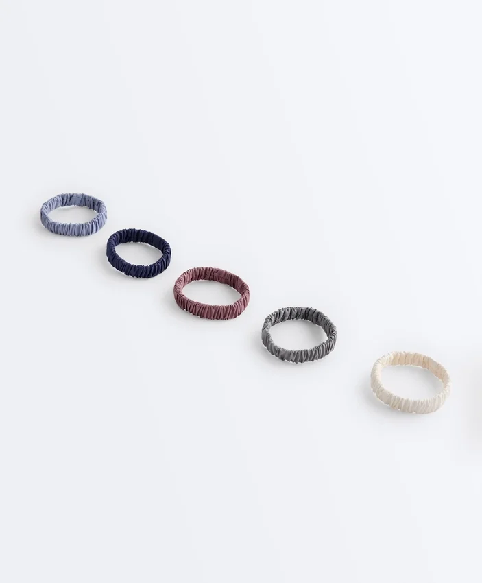 5 Hair Ties 5 Hair Ties