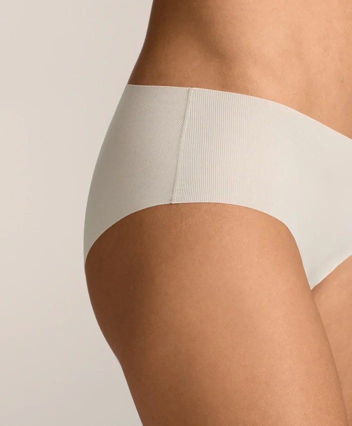 5 Lightweight Rib Polyamide Blend Invisible Laser-Cut Hipster Briefs 5 Lightweight Rib Polyamide Blend Invisible Laser-Cut Hipster Briefs