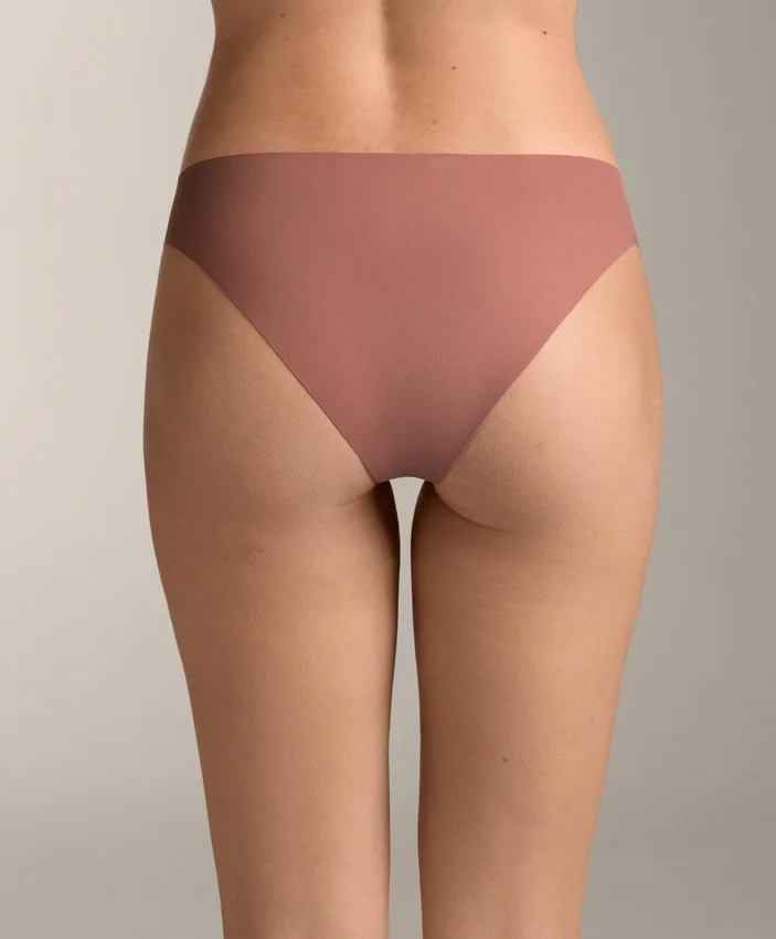 5 Pantone™ Invisible Polyamide Blend V-Cut Classic Briefs 5 Pantone™ Invisible Polyamide Blend V-Cut Classic Briefs