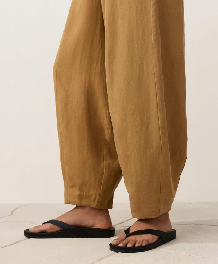 Balloon Trousers Lyocell Blend and 24% Linen with Seams Balloon Trousers Lyocell Blend and 24% Linen with Seams