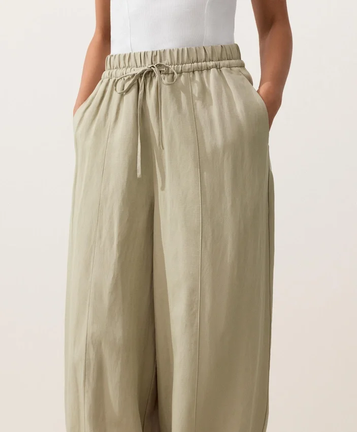 Balloon Trousers Lyocell Blend and 24% Linen with Seams Balloon Trousers Lyocell Blend and 24% Linen with Seams