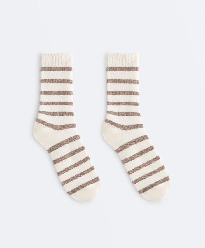 Classic Socks in 19% Cashmere 12% Wool Classic Socks in 19% Cashmere 12% Wool
