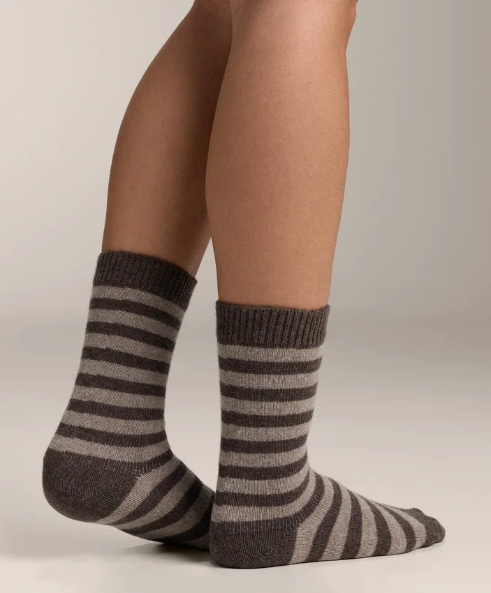 Classic Socks in 19% Cashmere 12% Wool Classic Socks in 19% Cashmere 12% Wool