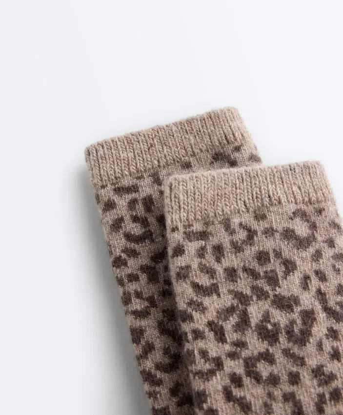 Classic Socks in 19% Cashmere 12% Wool Classic Socks in 19% Cashmere 12% Wool