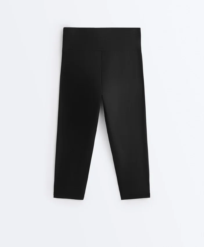 Comfortlux High-Rise 40Cm Knee-Length Leggings Comfortlux High-Rise 40Cm Knee-Length Leggings