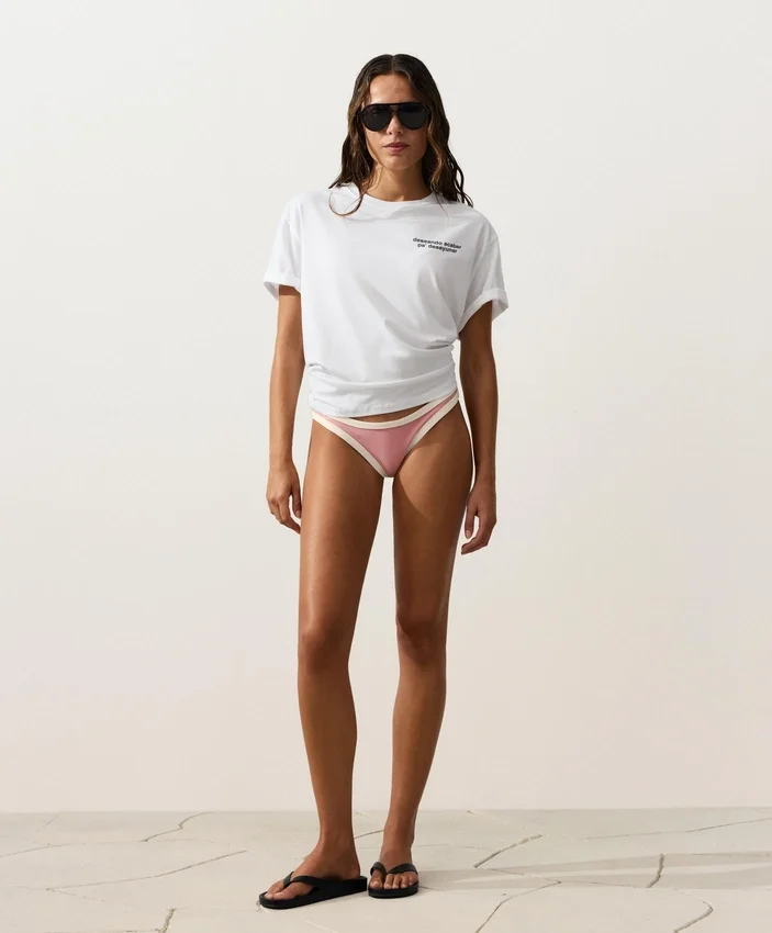 Contrast Trim U-Cut Medium-Coverage Bikini Briefs Contrast Trim U-Cut Medium-Coverage Bikini Briefs