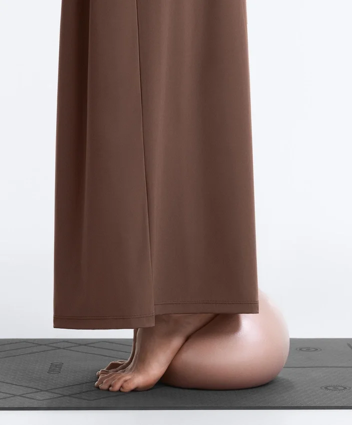 Light Touch Wide-Leg Trousers with Darts Light Touch Wide-Leg Trousers with Darts