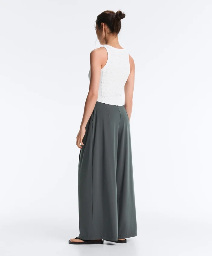 Light Touch Wide-Leg Trousers with Darts Light Touch Wide-Leg Trousers with Darts