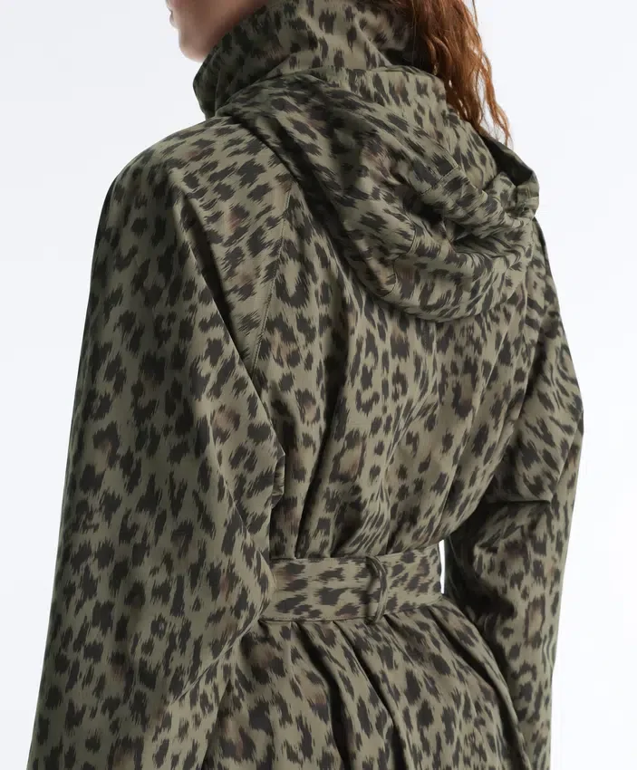 Long Extra Lightweight 10K Waterproof Jacket Long Extra Lightweight 10K Waterproof Jacket