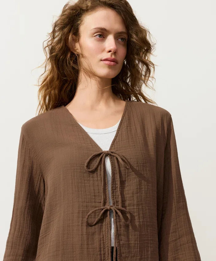 Long-Sleeved Shirt with Ties 100% Cotton Long-Sleeved Shirt with Ties 100% Cotton