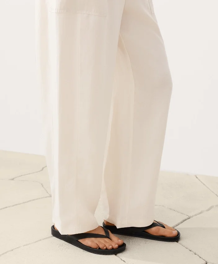 Lyocell Blend and 24% Linen Straight Trousers Lyocell Blend and 24% Linen Straight Trousers