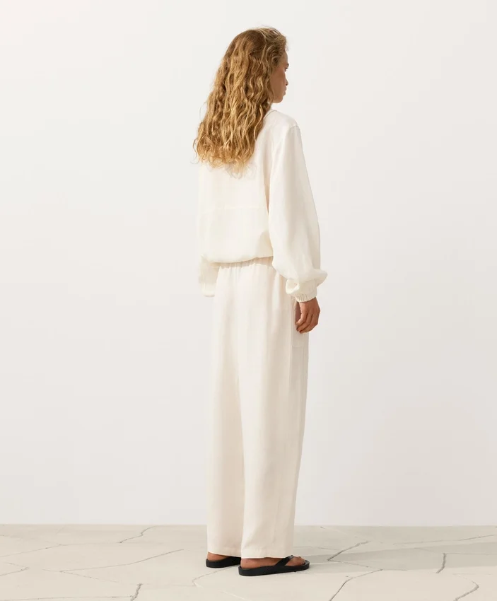 Lyocell Blend and 24% Linen Straight Trousers Lyocell Blend and 24% Linen Straight Trousers