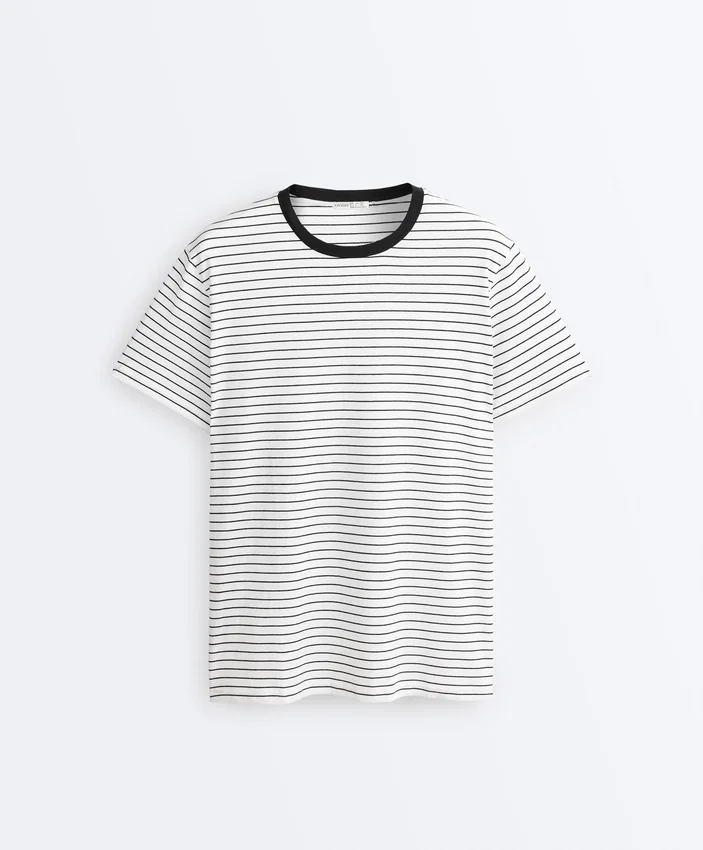 Oversize Short-Sleeved Cotton Blend T-Shirt with Contrast Stripes Oversize Short-Sleeved Cotton Blend T-Shirt with Contrast Stripes