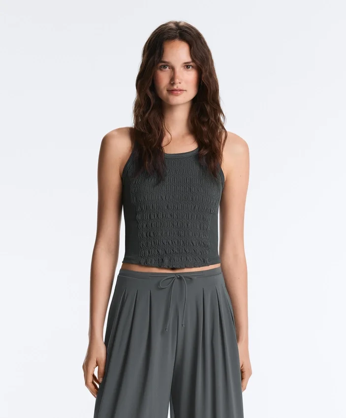 Seamless Sleeveless Smocked T-Shirt Seamless Sleeveless Smocked T-Shirt