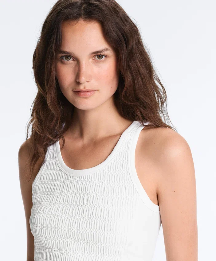 Seamless Sleeveless Smocked T-Shirt Seamless Sleeveless Smocked T-Shirt