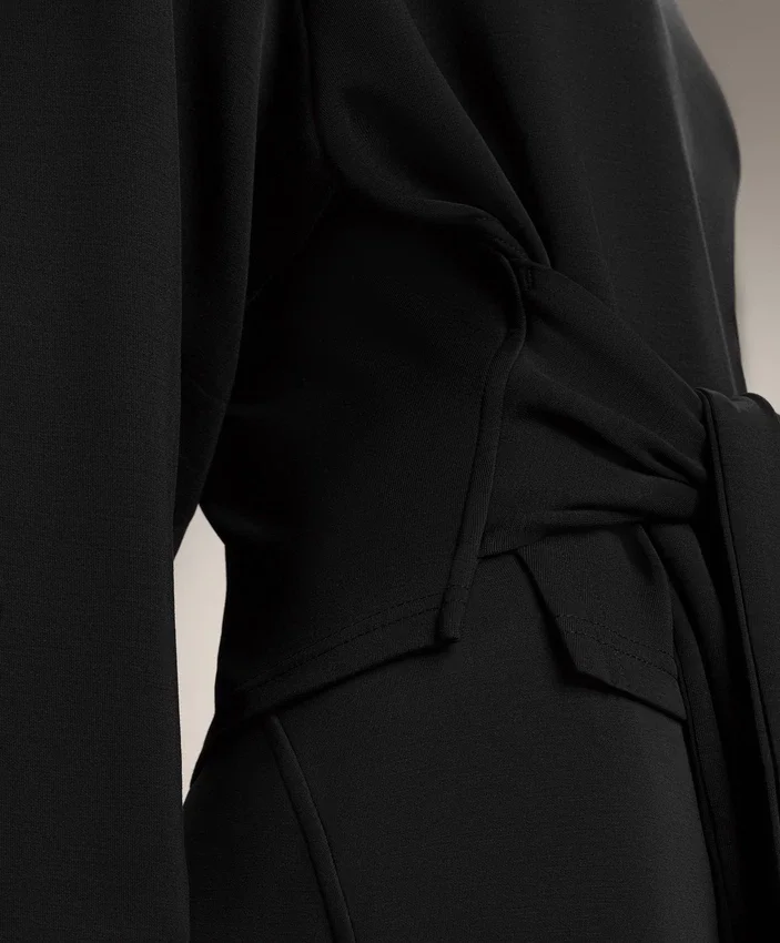 Soft-Touch Knotted Sweatshirt with Modal Soft-Touch Knotted Sweatshirt with Modal