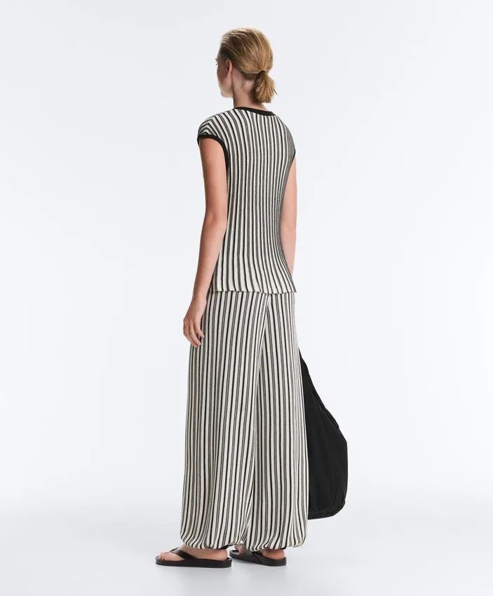 Striped Sleeveless V-Neck Knit Jumper Striped Sleeveless V-Neck Knit Jumper