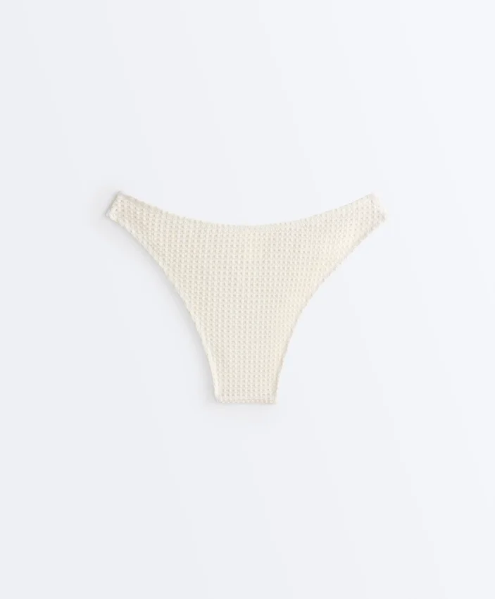 U-Cut Bubble-Texture Crochet Medium-Coverage Bikini Briefs U-Cut Bubble-Texture Crochet Medium-Coverage Bikini Briefs