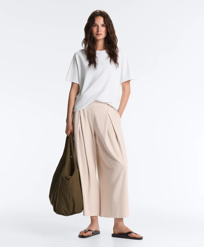 Wide-Leg Crop Trousers with Pleats and Stripes Wide-Leg Crop Trousers with Pleats and Stripes