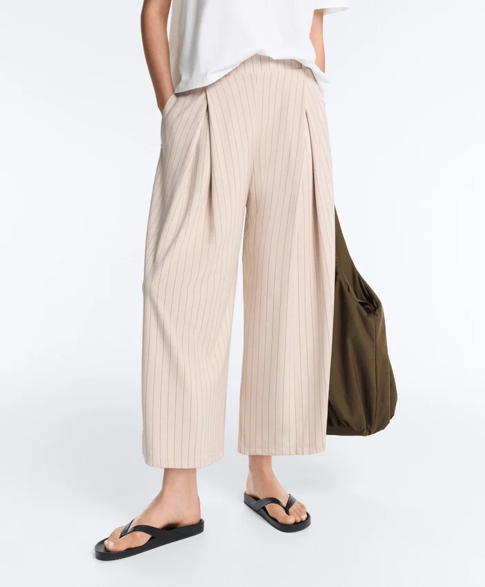 Wide-Leg Crop Trousers with Pleats and Stripes Wide-Leg Crop Trousers with Pleats and Stripes